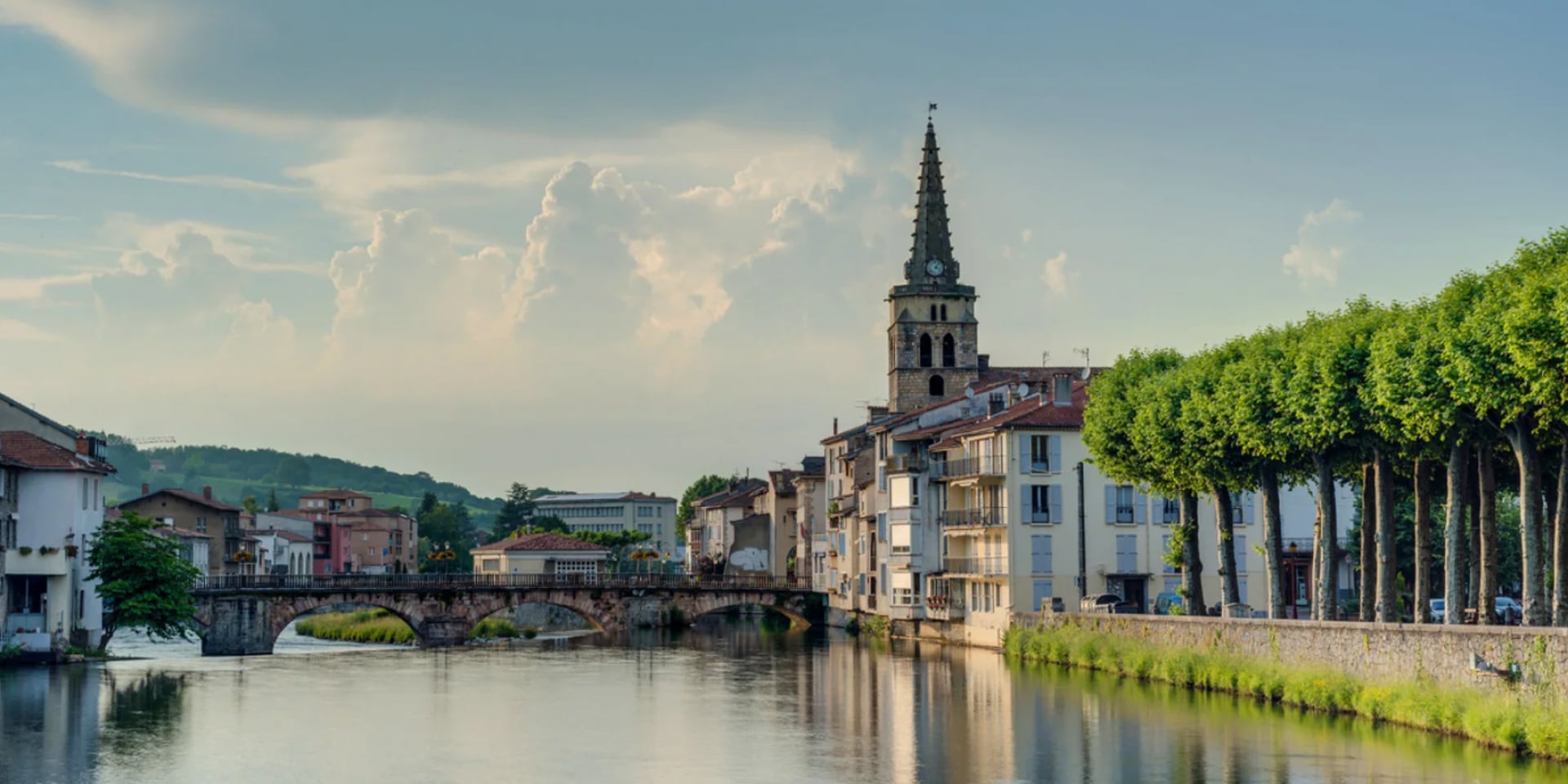 Millaris Energies à Saint-Girons dans le Couserans. Agence d'installation et de maintenances de chauffage, climatisation, chaudière, pompe à chaleur, poele et insert, panneaux solaires.