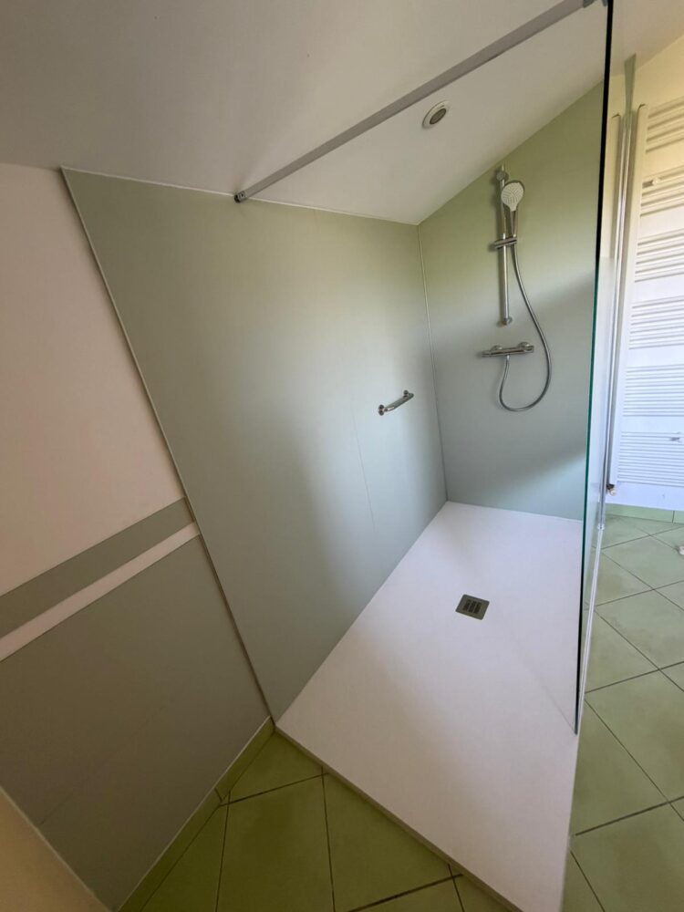 rénovation de salle de bain dans le couserans à Saint-Girons. Installatin Millaris Energies société locale labellisée RGE